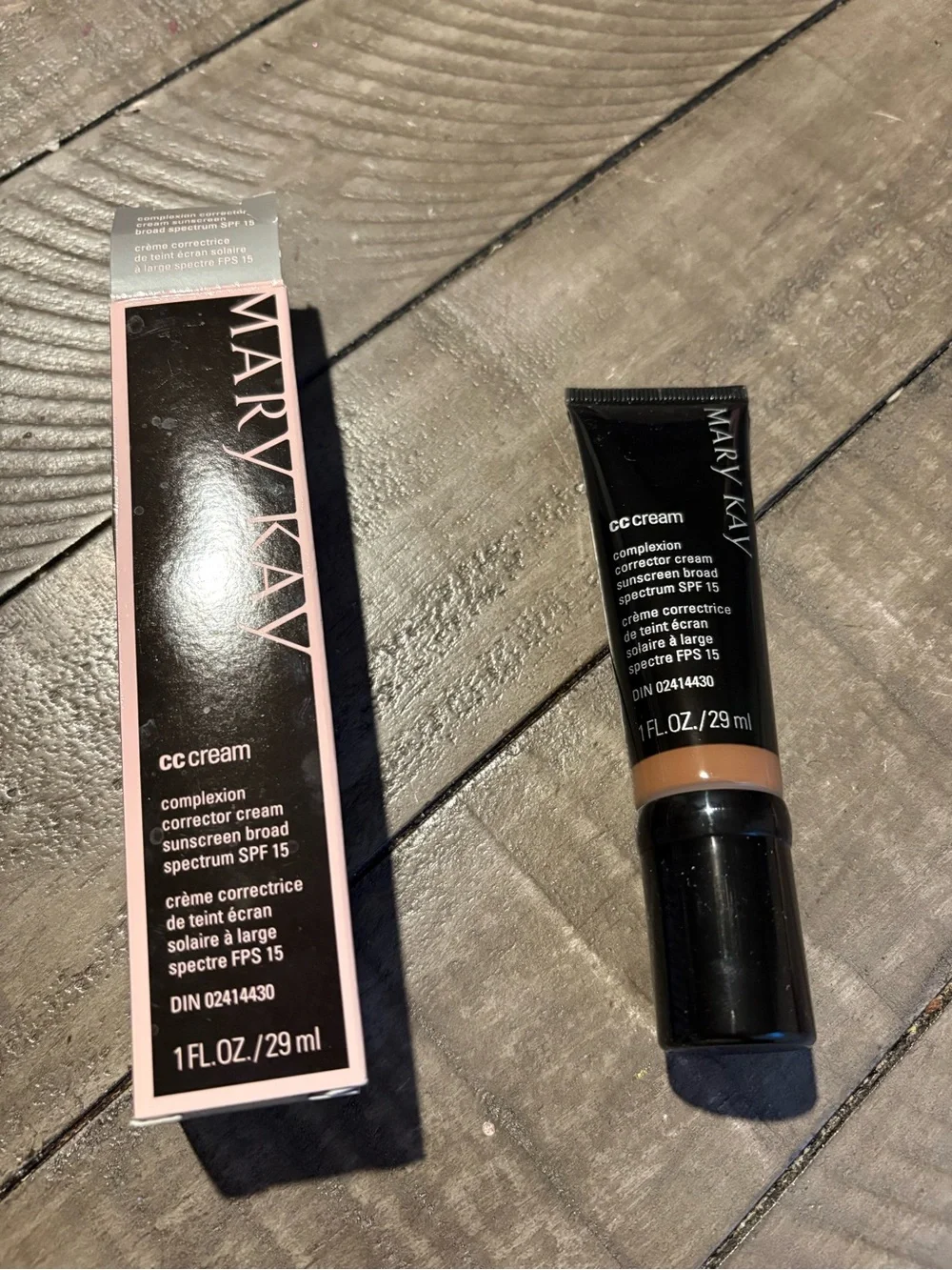 Mary Kay CC Cream Very Deep - Cream Tone Corrector